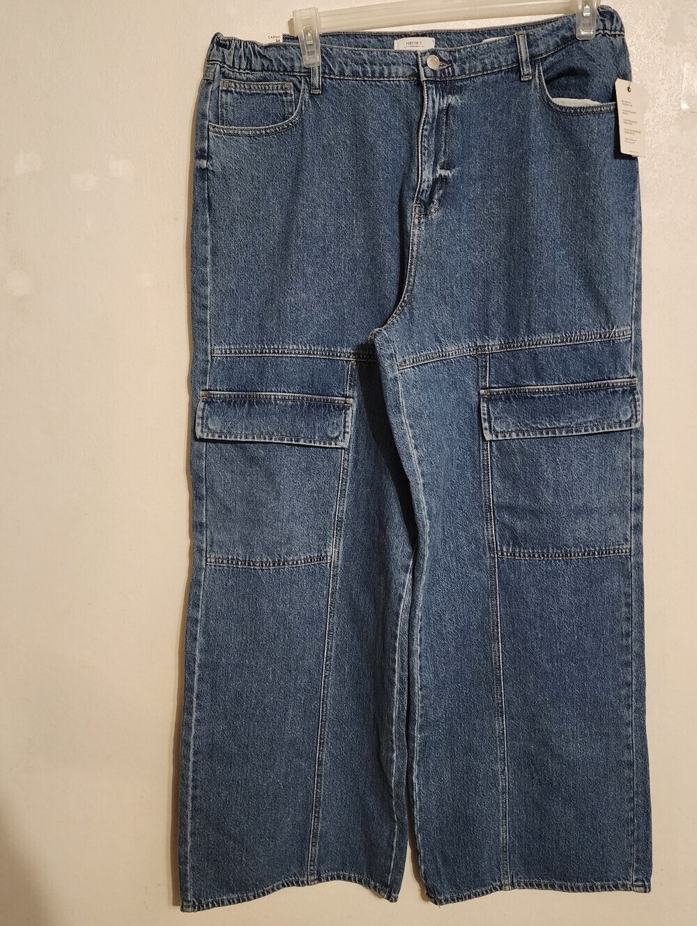 Forever 21 Cargo Relaxed Fit Straight Leg Jeans Size 34, Inseam 33" NWT